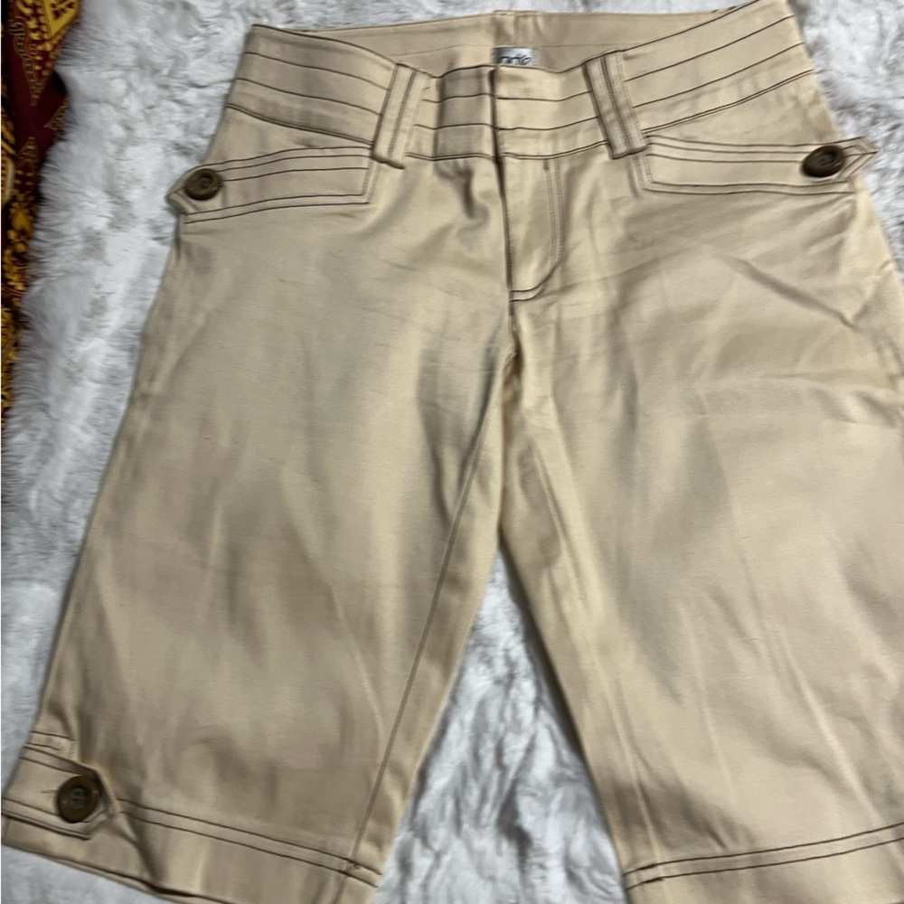 Cache Bermuda shorts, size 4,
